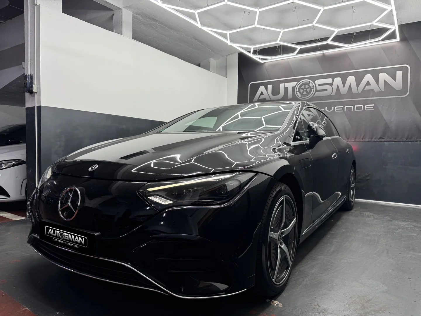 MERCEDES-BENZ EQE  350+ 2022 Eléctrico NEGRO - Vista lateral